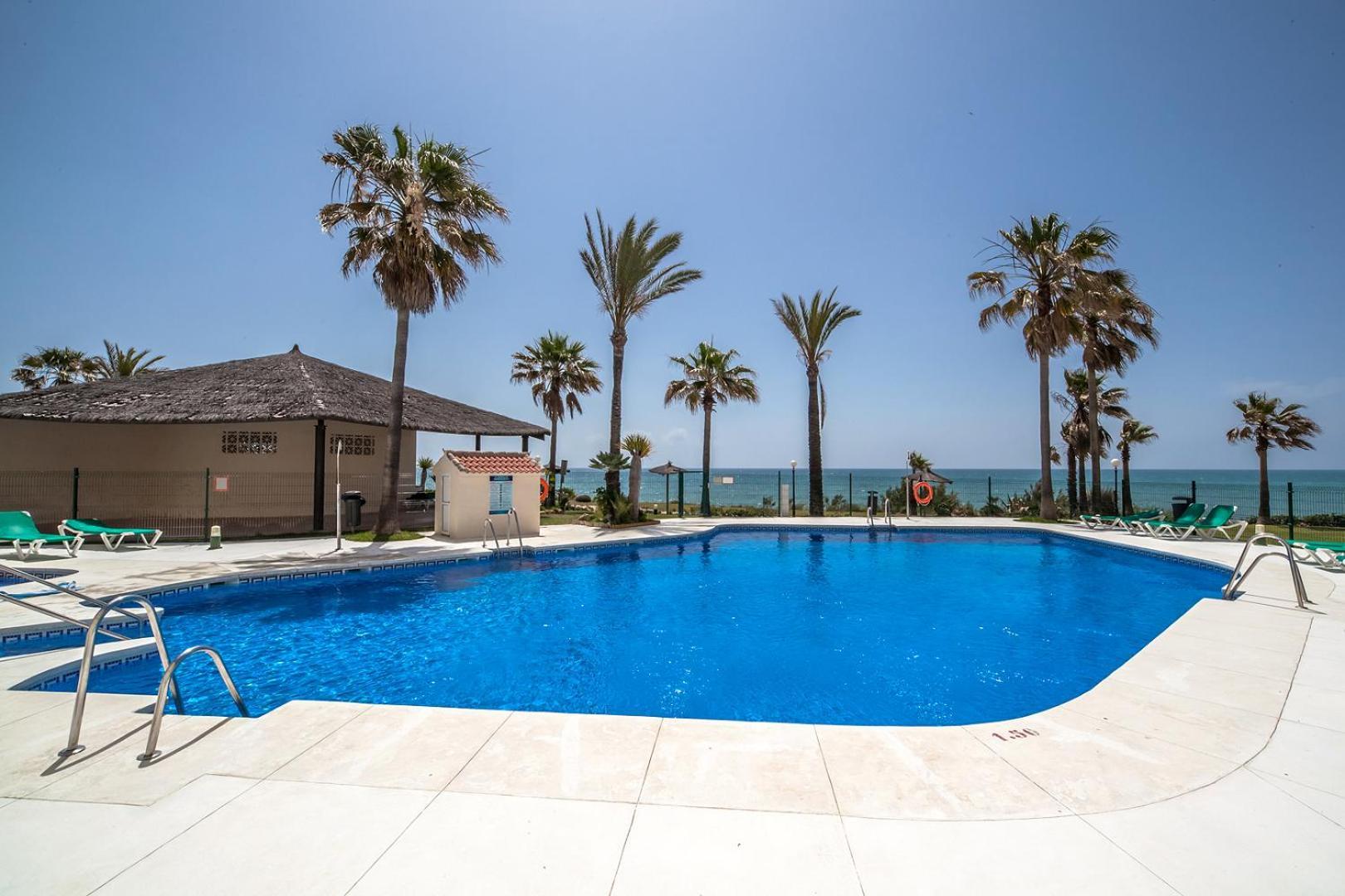 El Mirador De Bermuda Beach Apartment Estepona Bagian luar foto